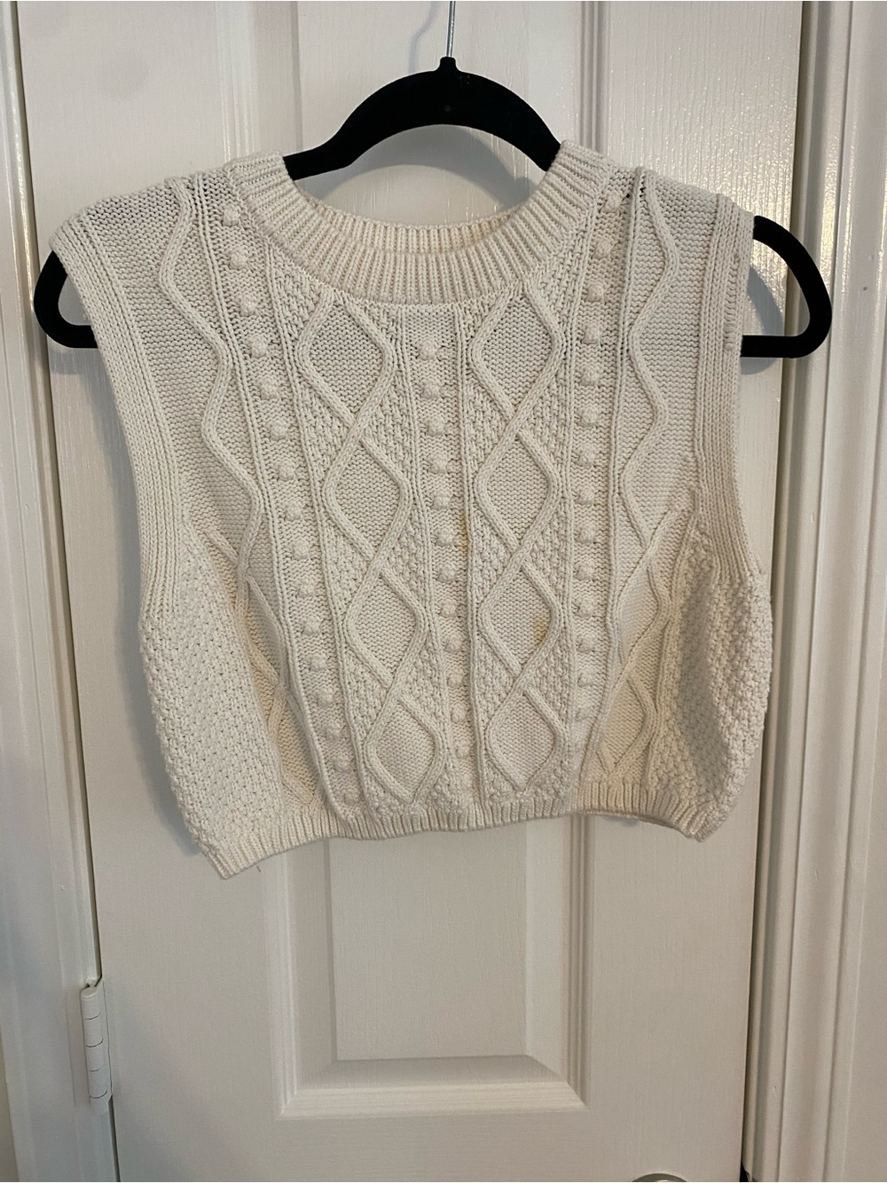 vestique Cream Cable Knit Cropped Sweater Tank